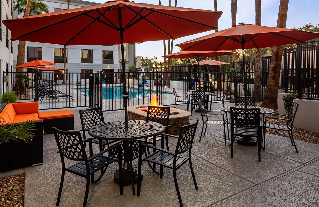 Hampton Inn Phoenix - Biltmore-1
