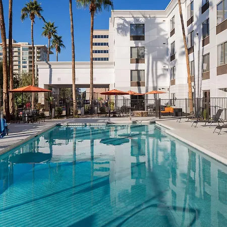 Hampton Inn Phoenix - Biltmore-3